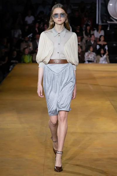 Look 29